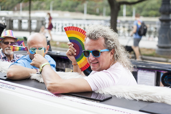 Seniorní LGBT aktivisté v průvodu 2018